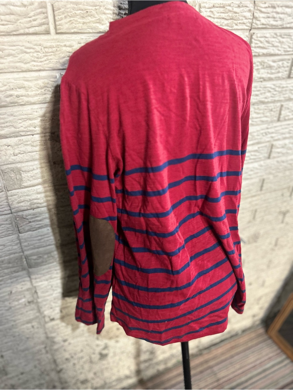 Orvis Striped V-Neck Long Sleeve Top - Red & Navy Size Medium Patches on Elbow - Picture 5 of 10